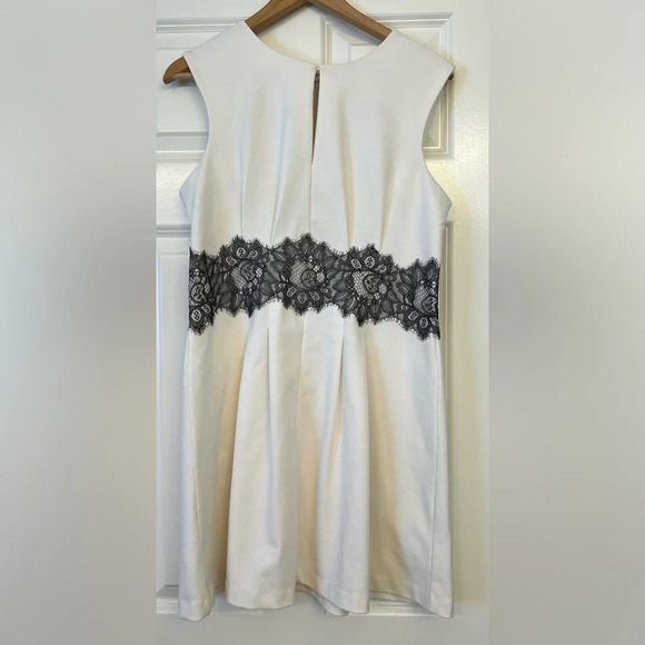 BCBG Generation Women’s dress Off White with black lace detail Size 12 - Picture 12 of 12